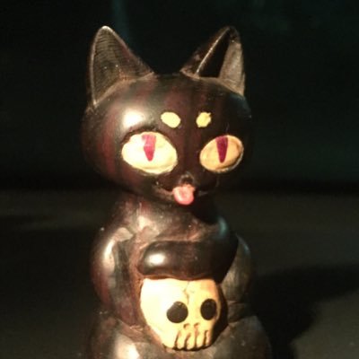gasyaneko's profile picture. 趣味で硬い木を彫るおっさんです。 怖い物と可愛い物を半々で作って心の均衡を保っているつもり