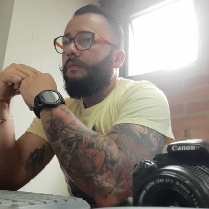 Comunicador Social Periodista, papá de Alan y Abby.
Especializado en Alta Dirección del Estado y feliz de los momentos que comparto con mi familia e hijos.