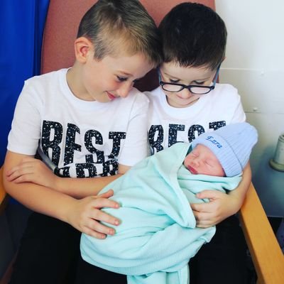💙 3 Belfast Giants & Man City mad brothers. Supporting heart awareness. Our wee Ezra has Wolff Parkinson white syndrome 💙
