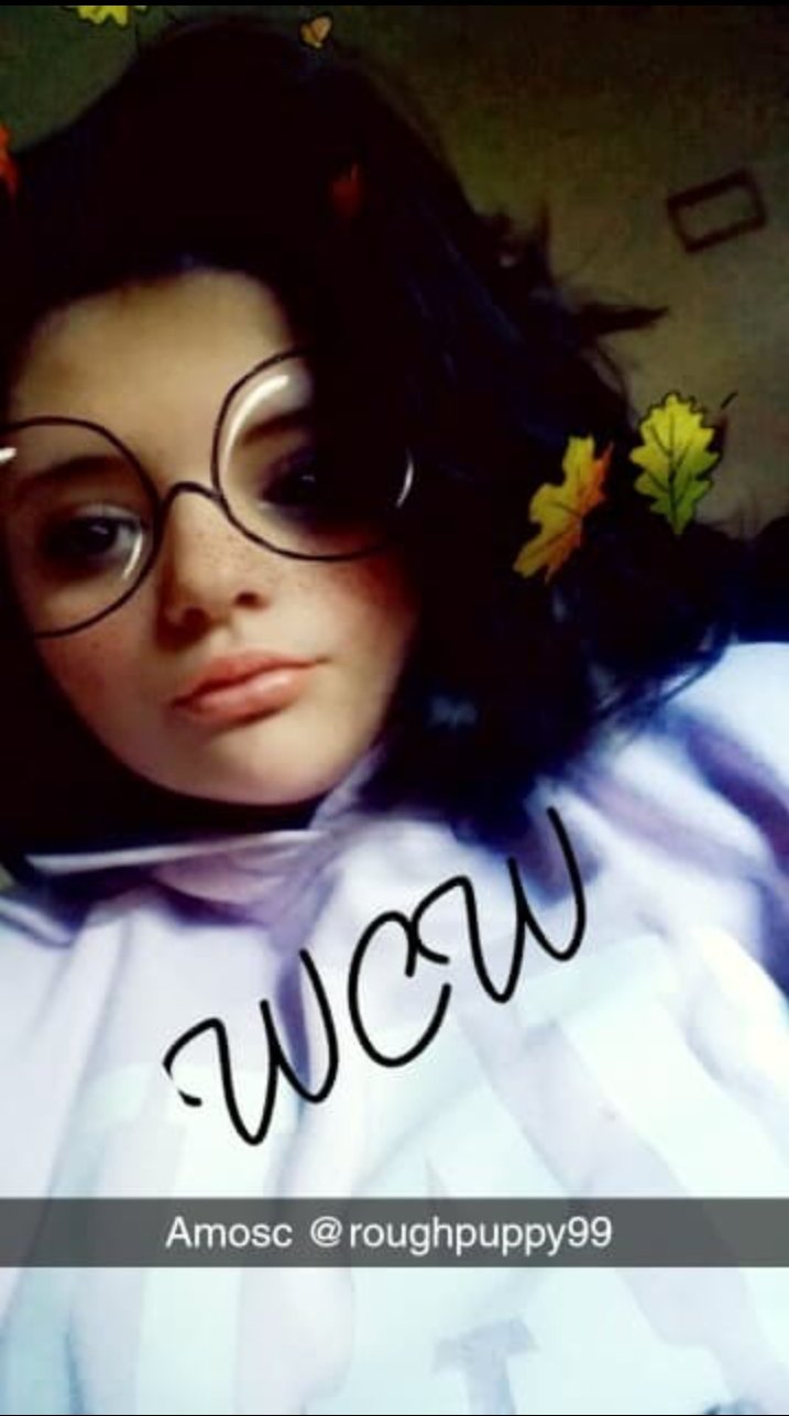 KaylaBngms's profile picture. So like imma loner on a platform nobody uses so...love that for me