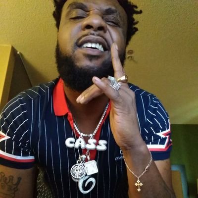 ½ of #Sking28 ⅕ #Knucc'z
registered &licenced songwriter/#VirtualRapCoach * (& I LIKE EXPLICIT SH*TSOMEYIMES)*