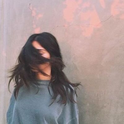 ‏- إدفن خوفك فيني، انا امانك للأبد🖤.