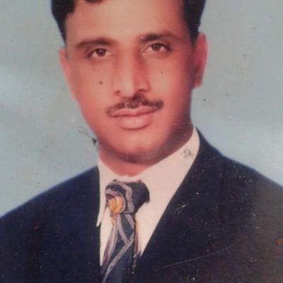 بظاہر تو میں لکھاری ہوں لیکن بوقت ضرورت قلم سے سر قلم کرنے کا ہنر بھی جانتا ہوں