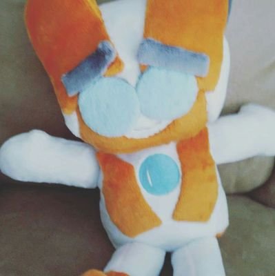 CraftyBots's profile picture. Plush artist and sculptor
Big time geek and Transformers enthusiast; follow for shenanigans and art stuff
https://t.co/t4SO0q8XHu