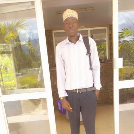 AhmadaTaimur's profile picture. Ogopa kupokea nguo kwa mtu alie uchi