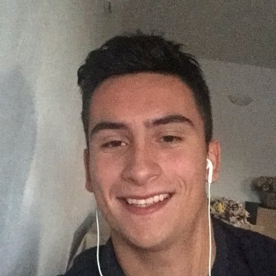 Metá italiano , mitad chileno. Derecho UC