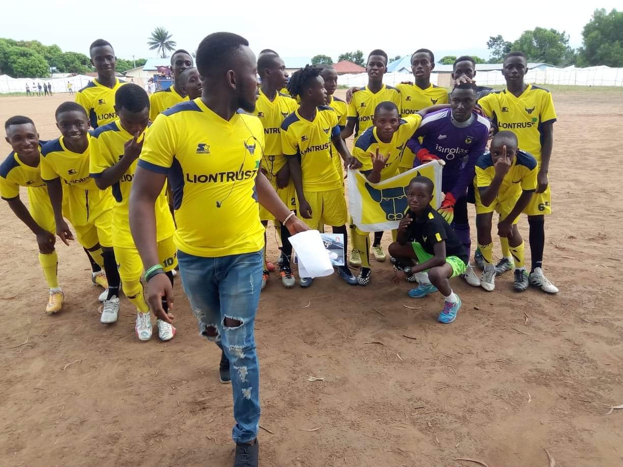Am the Voluntarily Team Manager Of Oxford United Mahera Wharf Sierra Leone AFRICA.