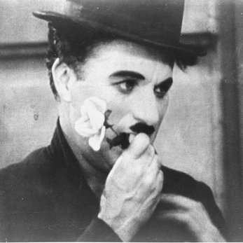 rompen2's profile picture. Το κύμα της μέρας δεν εύρισκε αντίσταση
μήτε σ’ ένα χαλίκι της σκέψης του.

Ήταν έτοιμος πια για τον έρωτα
και για το θάνατο.
Γιάννης Ρίτσος