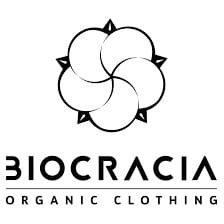 Empresa de Triple Balance de ropa y tejidos organicos teñidos con plantas medicinales del Ayurveda.