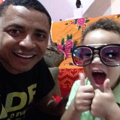 Blogueiro pastor digital influêncer e criador de conteúdo cristã