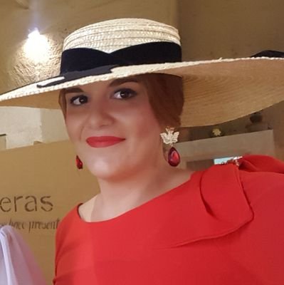 Estudiante de Finanza y Contabilidad.
Osuna (Sevilla)
Amante de la Semana Santa.