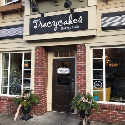Named Canada's most retro-delicious cupcakes, Tracycakes is a chic bakery cafe specializing in indulgent cupcakes, high teas & lunch.
