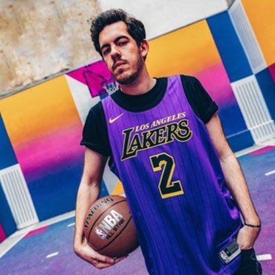 Co-founder of @TrashTalk_fr // Founder of #SEO Agency @AgenceArkee // #Social x #SneakerHead x #Lakers x #StreetCulture