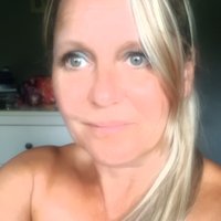 Elizabeth humphreys - @Elizabe42372235 Twitter Profile Photo