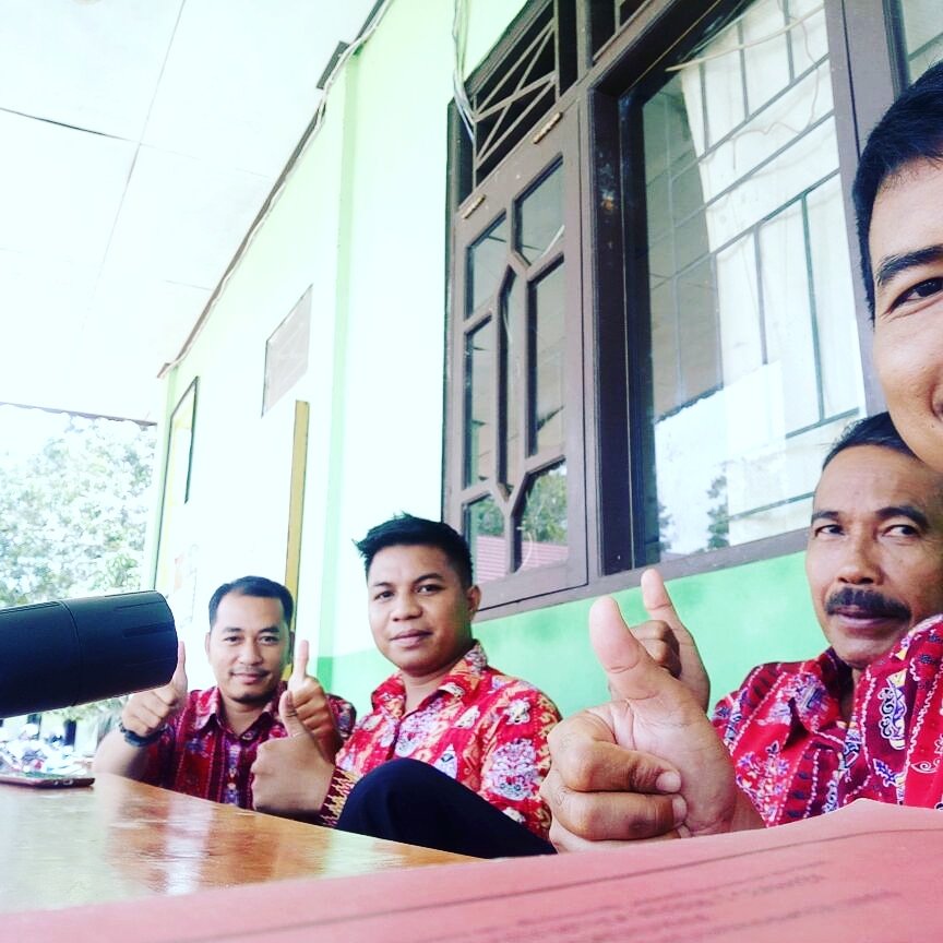 amka_ajha's profile picture. Simple life
