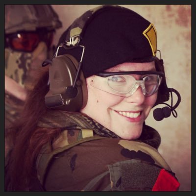AccioFarah's profile picture. 30 | Dog mom | 💍 | DIY'er | Airsofter | ...