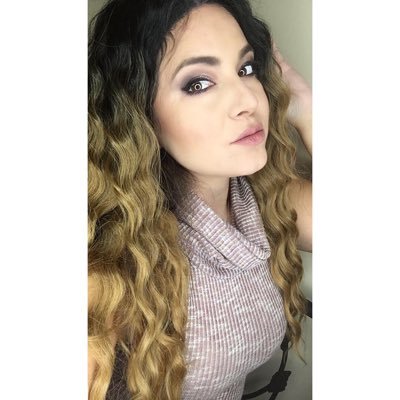 Arendse_Ambs's profile picture. I wear many hats.