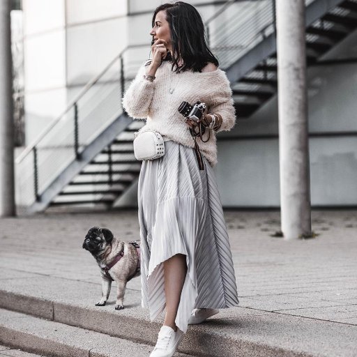 Professional #fashionblogger | #Germany | #Ilmenau | #stylist | #fashionista | love to post my #ootd | #lovemydog @emma_mopsi | #juliesdresscode