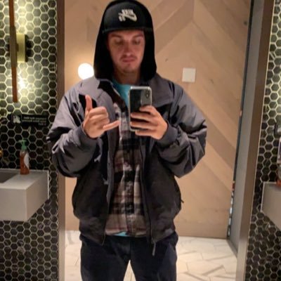 mikemaragos's profile picture. 