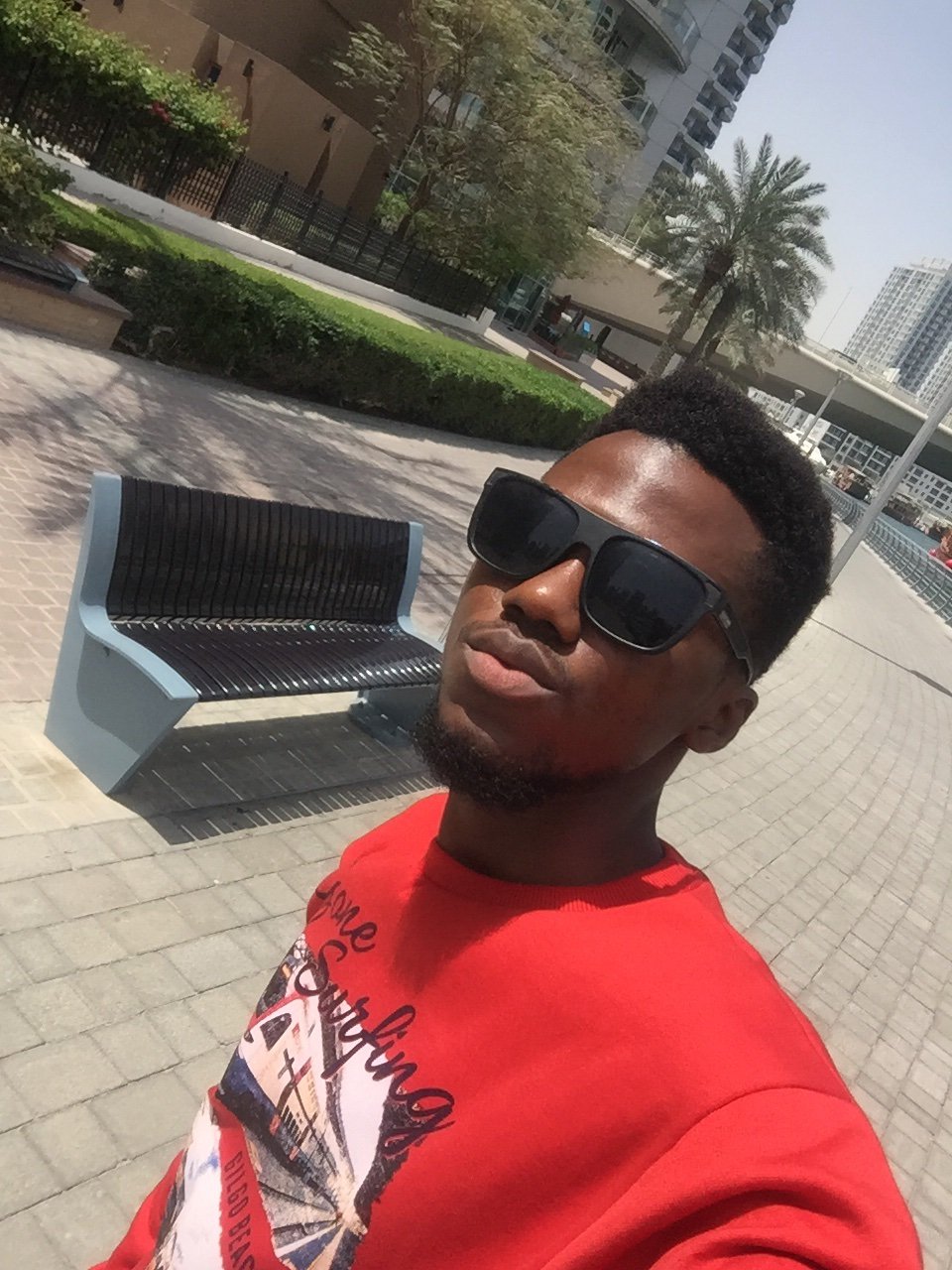 IG: @skinshipjustcoin Publisher for Ghanaian Footballer @Bm3gh Am Ghanaian🇬🇭 Base at Dubai🇦🇪