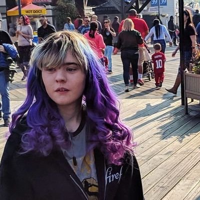 bioinformatics masters student at ku 🧬🌊 researcher in love with the complexities of genomes and data viz
(they/them * 🇺🇸/~🇩🇰/~🇪🇦/~🇯🇵)