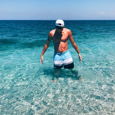 Rational_Pejon's profile picture. Амбициозный, смешной, общительный красавчик, который пришел с армии🤙🏻😎😅Люблю путешествовать, побывал в разных странах 🏝🏝✨✨, Служил в ВДВ🔞Люблю вас❤️🖤