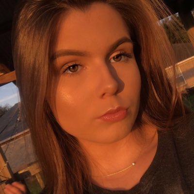 Queeenbellle's profile picture. lmao