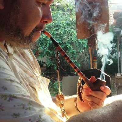 Sou Artista Visual, artesão, grafiteiro, artivista cultural e louco por artes.