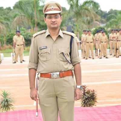 Indian police service officer of Chhattisgarh cadre, postgraduate doctor from AIIMS, Delhi