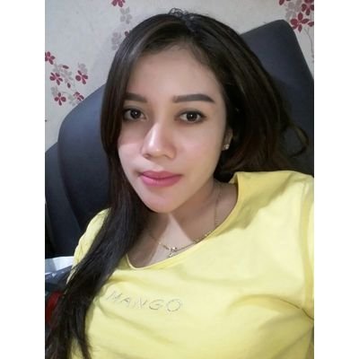 Only God and Mom♥ 
★Success of my future Lord | Happiness 
IG : nesyabellaa
