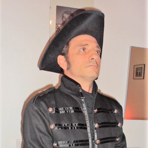 I love black music,and American soul,I love a way of life in the urban contest,I love gangsta and revolution. I hate racist and bourgeois. I love a pussy.
