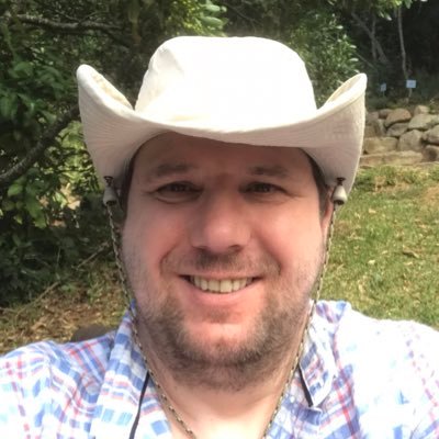 Human with interesting life experience - Volunteer as a patient/lay critical friend to the NHS, interest in Health Care Research & Pain. All tweets are my own