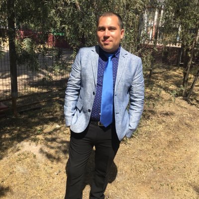 Soy Ingeniero de ejecución en informática Trabajo como docente en Programación en el liceo Insuco 2
