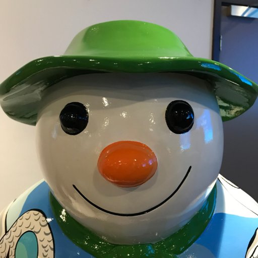 A Christmas sculpture trail @MediaCityUK. Seven Swans a-Swimming Snowman designed by @laurakatedraws – Sponsored by @nbrownplc @nbrowncareers