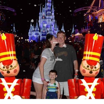 leeshalou88's profile picture. 