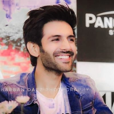 Your #1 source of all the updates and pics of starboy Kartik Aaryan @TheAaryanKartik ❤️