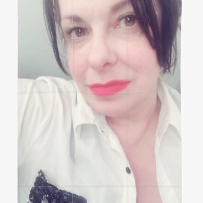 veronicadeluca1's profile picture. Hair & make up en @americatv  #artista insta @verodeluca_ok #fan de @alejandrosanz