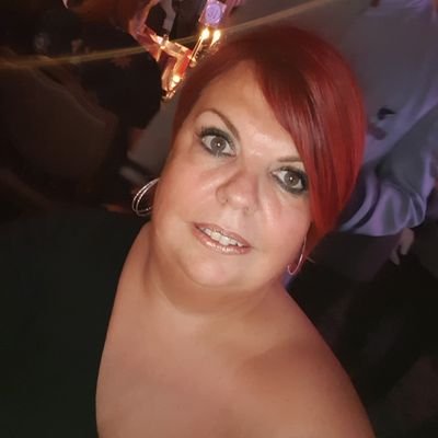 Highly successful International HR and Transformation Director, with a great passion for life who supports businessess in all aspects of people management.