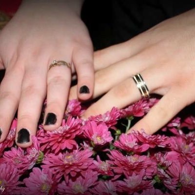 lovfrogs's profile picture. just a simple mother trying to surivial.