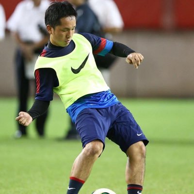 サッカービジネスの仕事してます。発言はあくまでも個人の見解。夢は日本代表がサッカーW杯で優勝！DMはお気軽に！短期的な目標はブンデスリーガクラブへの挑戦。生涯現役フットボールプレイヤー。中央大学出身。全ては勝利のために。