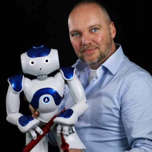 Serge de Beer | I train and test robots (and their users) | Learning analytics | Robotics in education | Toolkit for RobotTrainers