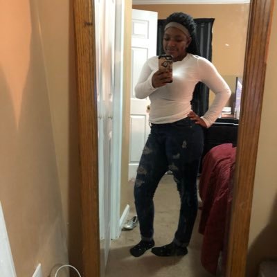 c/o 17 👩🏾🎓SHS🐯 relationship birthday June 23 age 19 Snapchat tatyanasimmons3