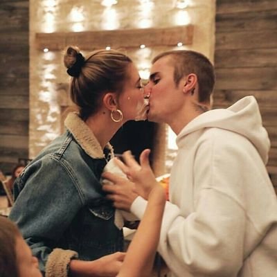 My heart is COMPLETELY and FULLY YOURS and I will ALWAYS put you first! You are the love of my life Hailey Baldwin - Justin Bieber 💍❤