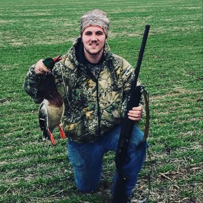 chrisbrackett13's profile picture. you can mcfuckoff 😂😂