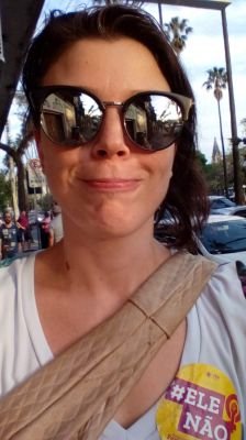 KerstingJuli's profile picture. Atriz, bailaora de Flameco, pesquisadora PPGAC UFRGS, mãe da Elis