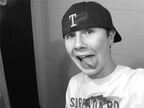 mtownboy16's profile picture. right now small town high school student doin what teenagers do