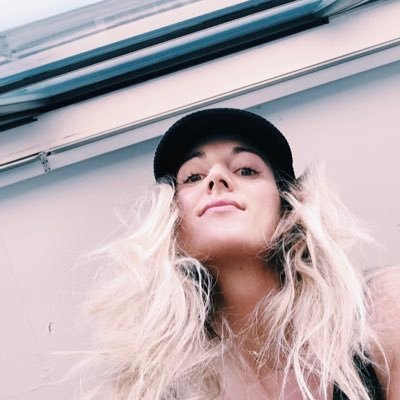 loveleighree's profile picture. Director of Copy @aritzia | #amwriting always.