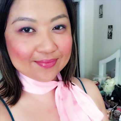 🌸 Sharing the rebuilding of my life & art practice. 1st round was the warmup. Painter, boutique owner, sweet misfit.