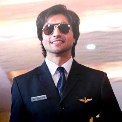 SarcasticPilot's profile picture. The stripped pyjamas. Hopelessly in love with my wife @theZoyaHooda , my sherni ghalib urdu queen
• Portrayed by @ChopdaHarshad #Bepannaah