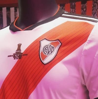 soyfoxtro's profile picture. 